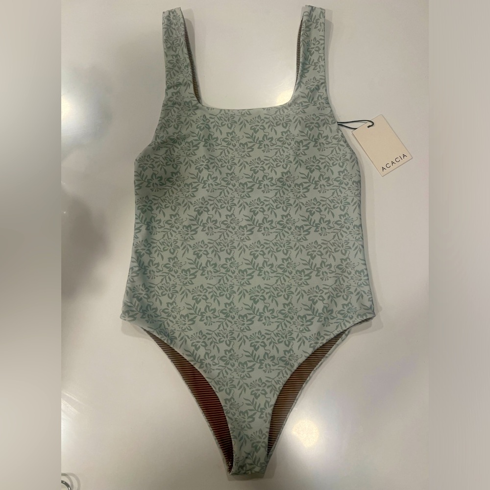 Acacia fullpiece